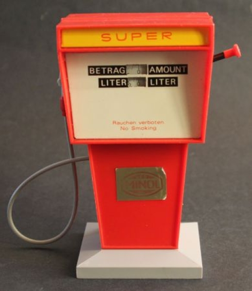 Minol VEB Zapfsäule 1965 Plastik mit Friktionsantrieb (8155)